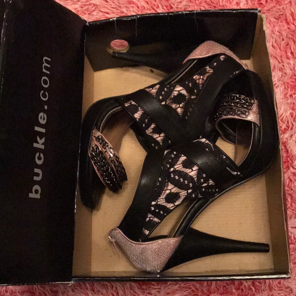 Black and Pink BKE Sole size 9 high heel sandal